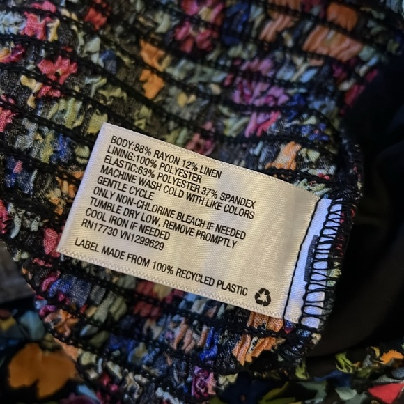 WILD FABLE Cropped Smocked Halter Tie Top - Picture 8 of 9